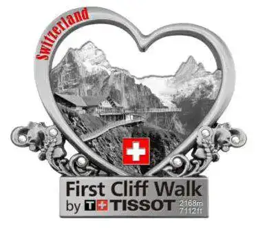 Herzförmiges Souvenir mit Schweizer Flagge, Bergen und First Cliff Walk von Tissot, grosshandel Schweiz.